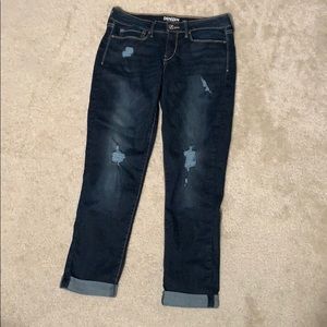 Denizen (Levi’s) low rise boyfriends jeans